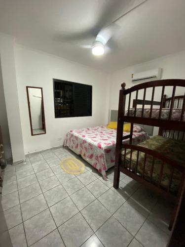 Apartamento Ap Vila Guilhermina Com Quintal (praia Grande)
