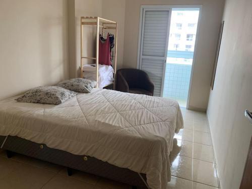 Apartamento Apto No Canto Do Forte. A P� Pra Praia E Balada.