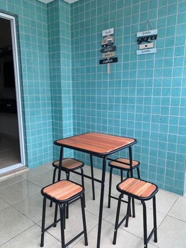 Apartamento Apto No Canto Do Forte. A P� Pra Praia E Balada.