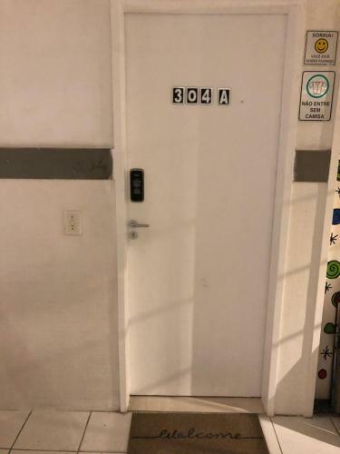 Lindo Apartamento Com Varanda � 150m - Praia De Boa Viagem
