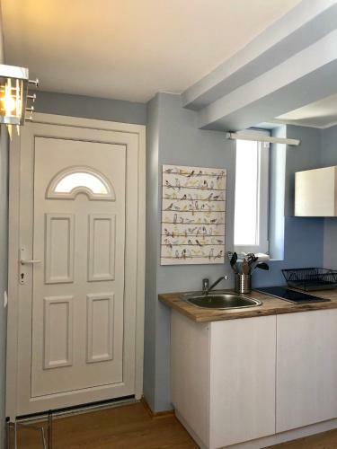 Apartamento White Crow House