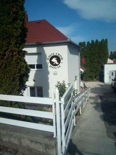 Apartamento White Crow House