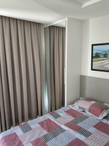Apartamento Muro Alto Condom�nio Clube