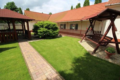 Csipkeh�z Apartmanok Hajd�szoboszl�