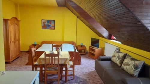 Hostal Centrum Apartman