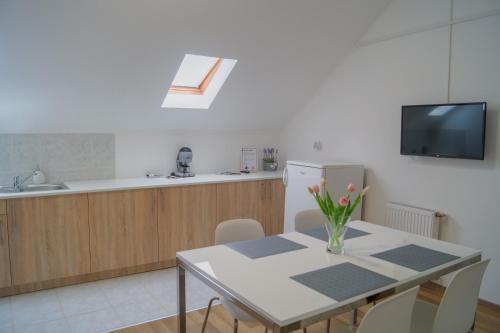 East Side Corner - Apartment 2