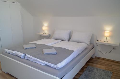 East Side Corner - Apartment 2