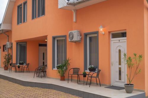 East Side Corner - Apartment 2