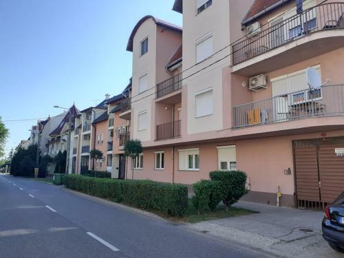 Tuk�n Apartman Hajd�szoboszl�
