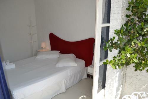 Roxy Apartments