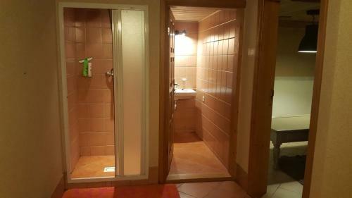 Hostal Peahen Residence