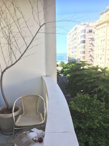 Apartamento Copacabana: Lounge Lindo, Confort�vel E Com Vista Do Mar