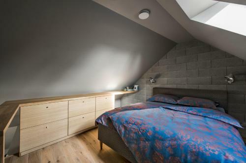 City Entrance Apartment