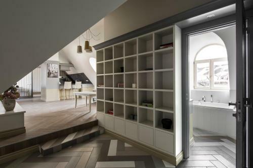 City Entrance Apartment