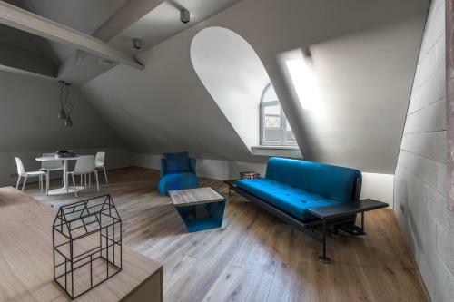 City Entrance Apartment