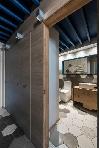 City Entrance Apartment