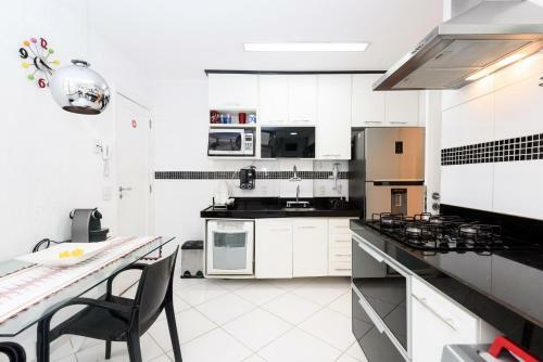 Apartamento Cavirio Bc706 - Localiza��o, Conforto E Sil�ncio