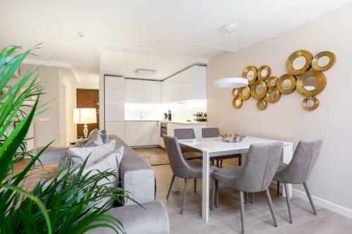 Luxury For Everyone - Hills Park Lux Apartments 1
