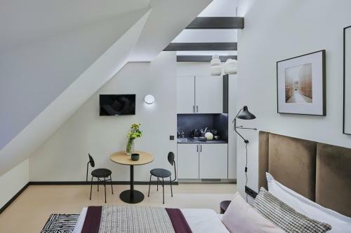 Rooma Apartments