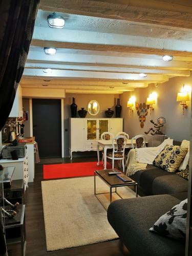 Old Town Basement Apartments