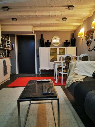 Old Town Basement Apartments