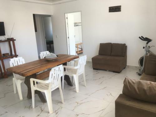 Apartamento Novo Bem Espa�oso E Arejado .