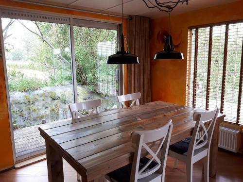 Detached Chalet With Beautiful Terrace, Near Alkmaar