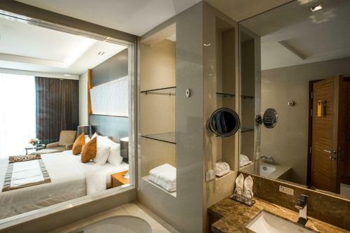 The Grand Fourwings Convention Hotel Bangkok