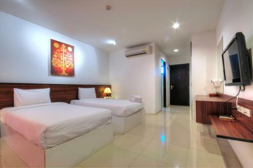 Bs Premier Airport Hotel