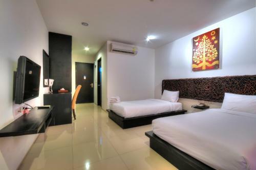 Bs Premier Airport Hotel