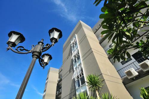 Bs Premier Airport Hotel
