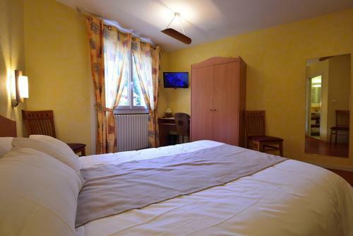 Hotel Logis H�tel Beaus�jour