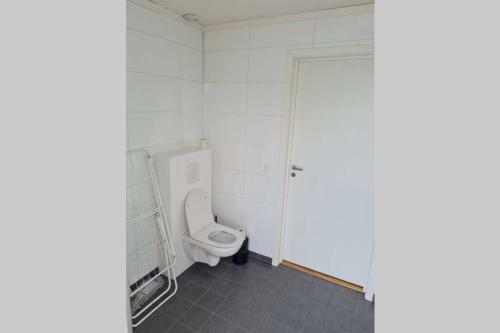 Rorbu P� Lilleeidet, Vestv�g�y