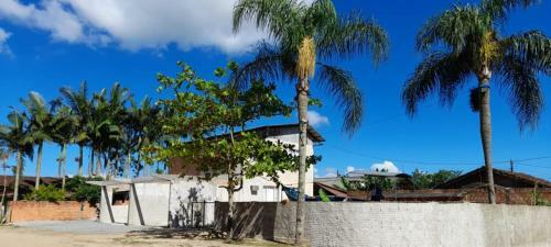 Su�te 04 Com Ar. Entre Praias De S�o Francisco Do Sul
