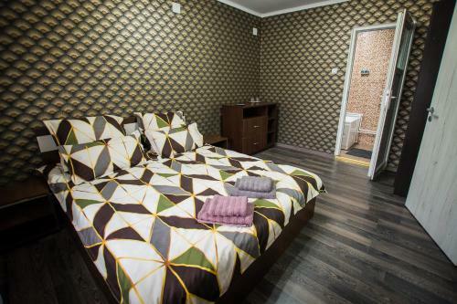 Stunning 5 Bed House In Campulung Moldovenesc