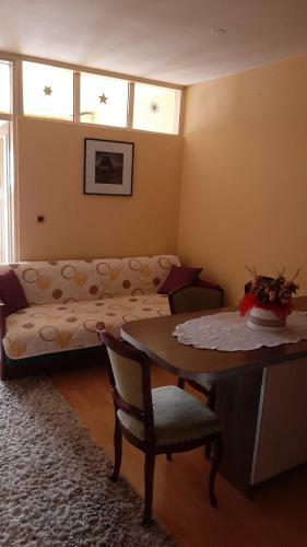 Apartman 015 Live