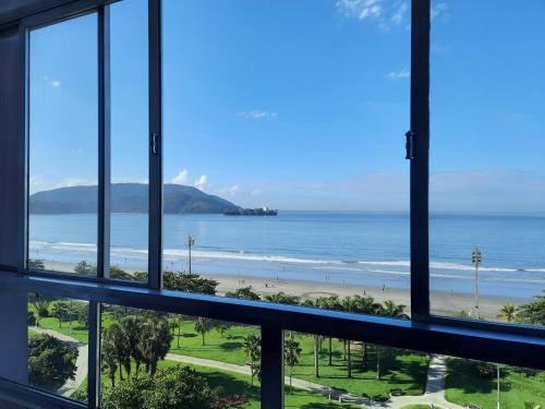Apartamento Amplo E Charmoso, Frente Ao Mar.