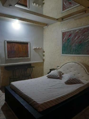 Hotel Emo�oes