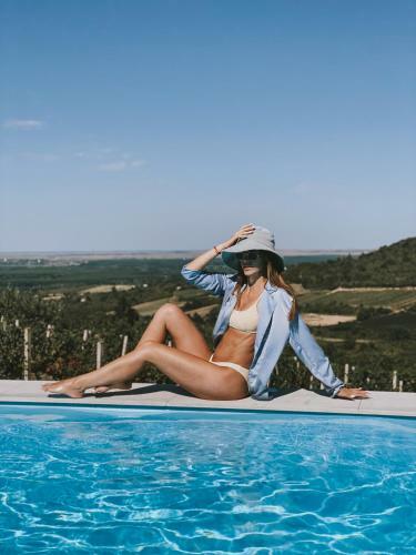 Lala Vineyard Glamping Resort