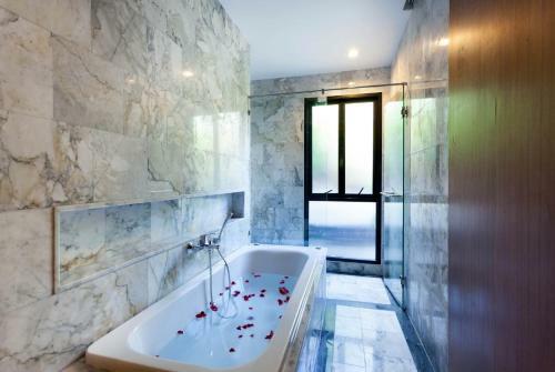 Hotel Chalong Chalet Resort And Longstay