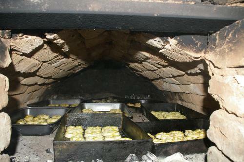 Hostal Pensiunea Crinul Alb