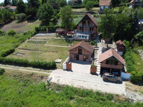 Villa 33