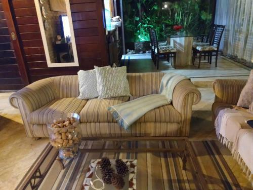 Charmosa Casa Com Churrasq Na Praia De Camburi