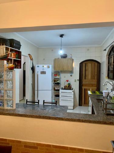 Quartos Em Casa Linda Compartilhada, A 800m Da Praia De Juquehy