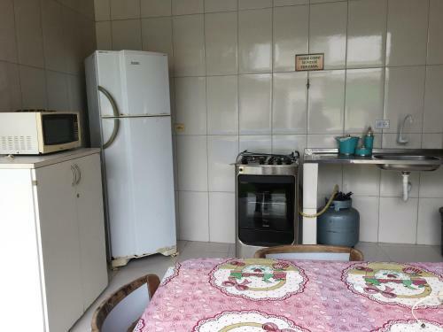 Casa Ampla E Aconchegante 5min. A P� Da Praia!