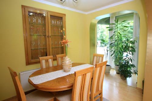 Villa ?umski Raj