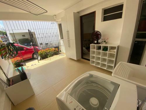 Casa 4/4(amplos), Cond. Fechado Com Piscina-150m2