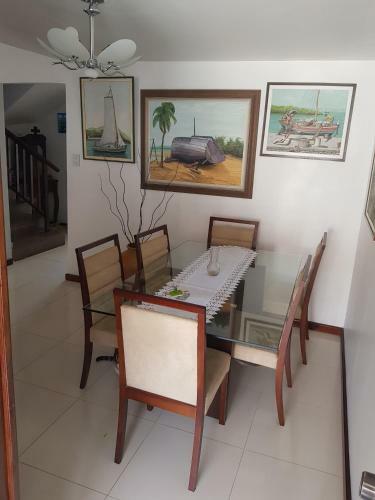 Casa 4/4(amplos), Cond. Fechado Com Piscina-150m2
