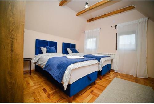 Villa Green Pine House