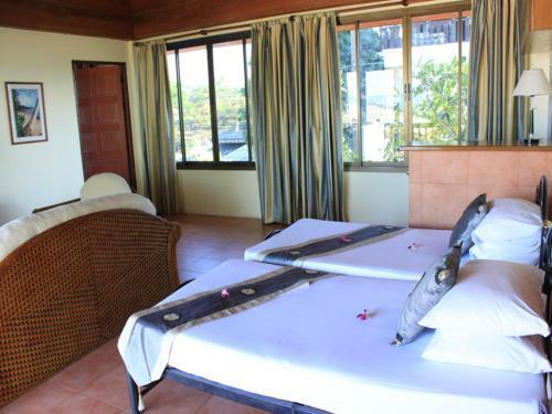 The Waterfront Boutique Hotel & Cafe